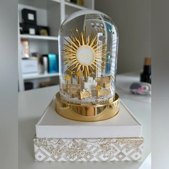 Christian Dior collectible Snow Globe - Picture 5 of 5